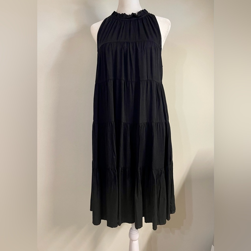 Black Sleeveless Swing Dress